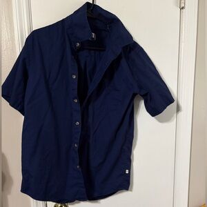 Magellan Outdoors Mens Classic fit Blue Short Sleeve Button Up Shirt medium